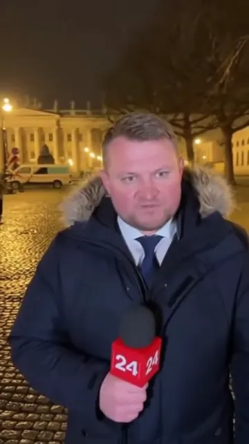 Night correspondent reports from an empty square in the freezing cold